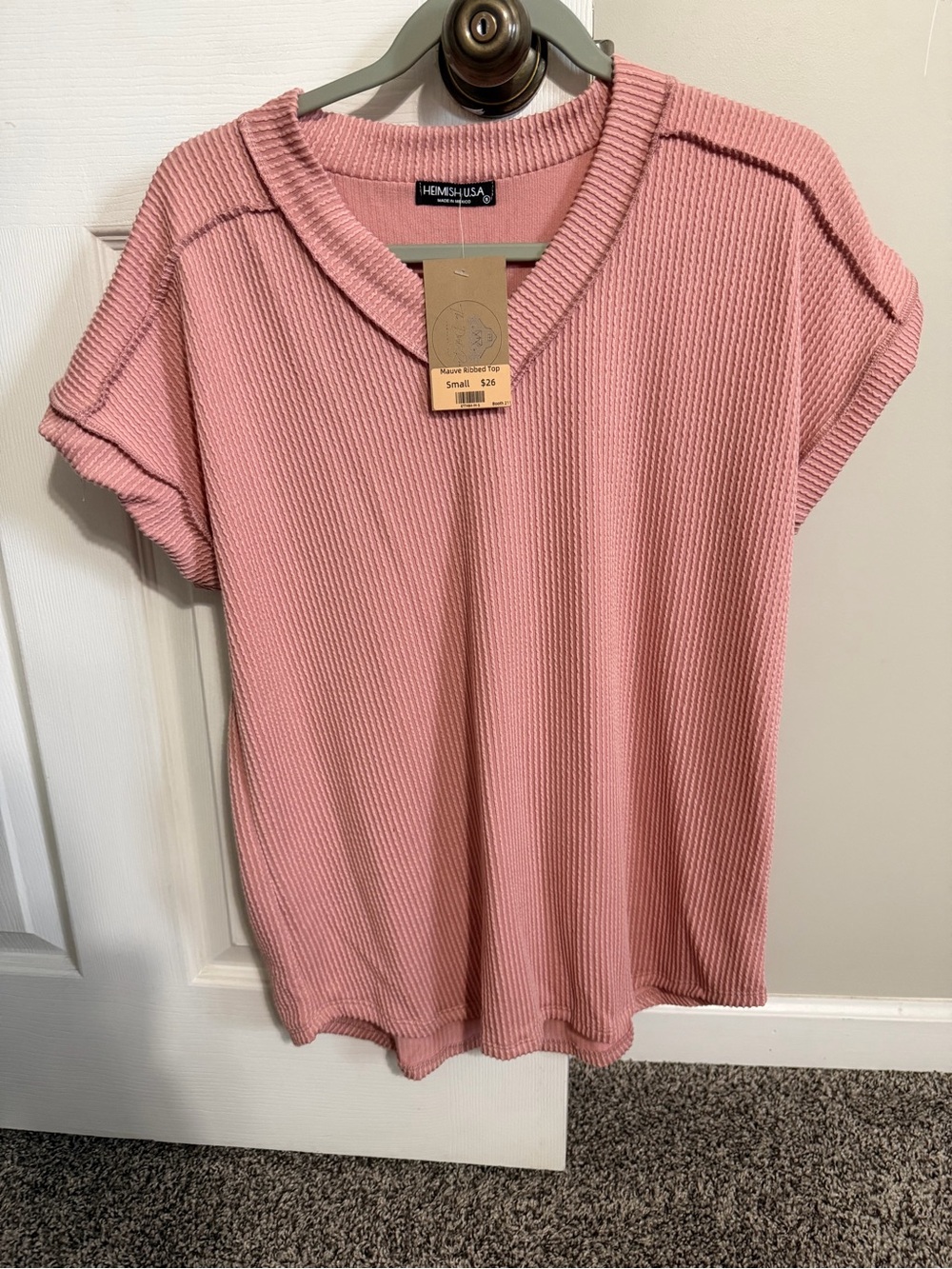 HEIMISH USA Mauve Ribbed V‑Neck Top